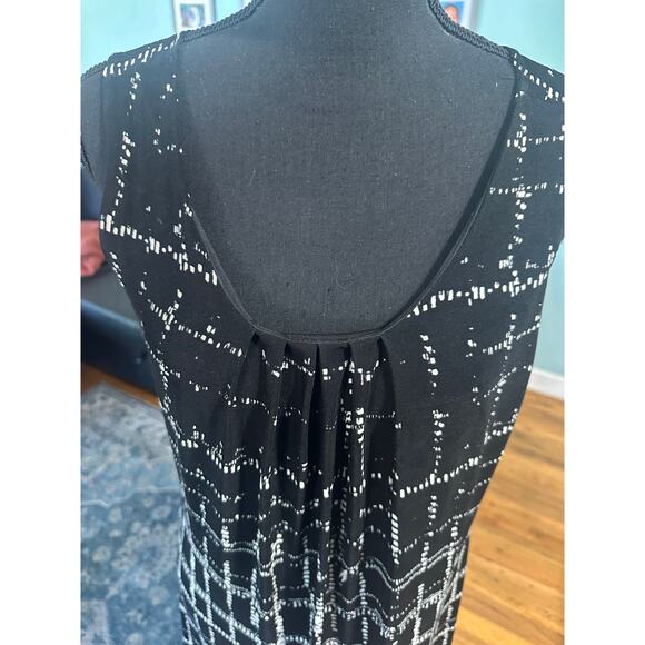 Chico’s Travelers Black & White Plaid Stretch Dress | Mod Travel Chic - Picture 3 of 6